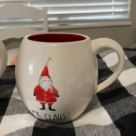 Rae Dunn Mr.Claus and Mrs.Claus Christmas mug set 🎅🏻🤶🏻 - Picture 4 of 6